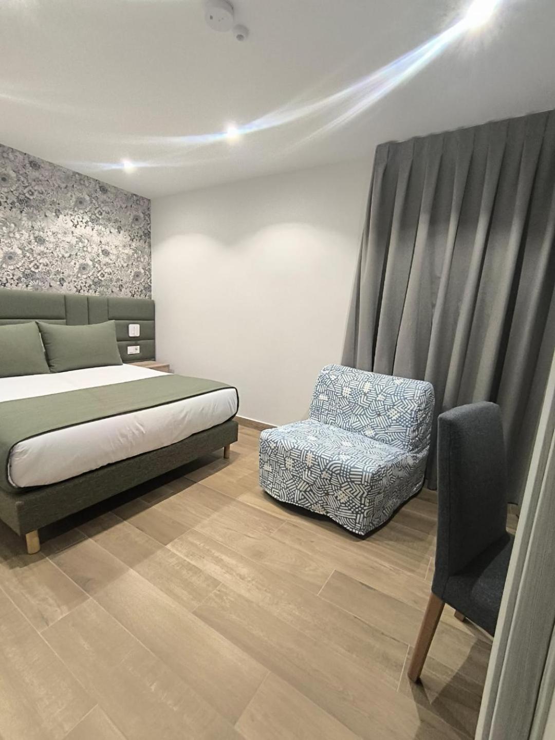 Hostal San Blas Μαδρίτη Εξωτερικό φωτογραφία
