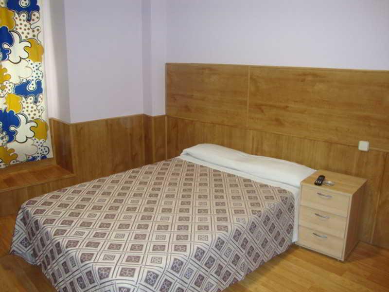 Hostal San Blas Μαδρίτη Εξωτερικό φωτογραφία