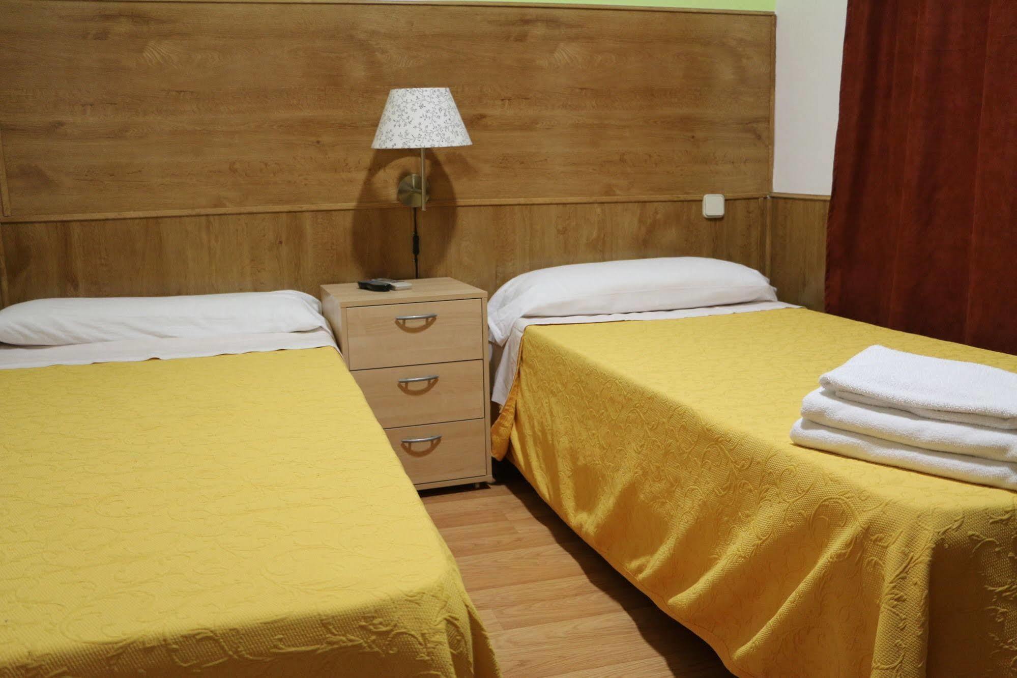 Hostal San Blas Μαδρίτη Εξωτερικό φωτογραφία